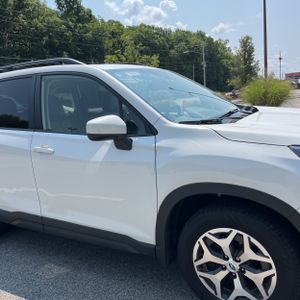 2024 Subaru FORESTER PREMIUM — миниатюра 13