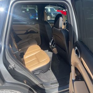 2016 Porsche CAYENNE BASE 缩略图 35