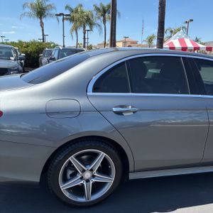 MERCEDES-BENZ E-CLASS - 9