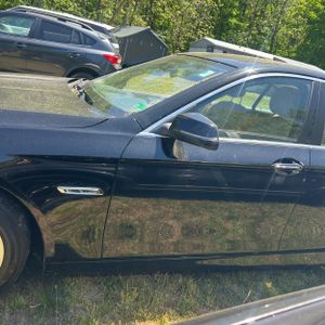 BMW 5 SERIES 528I - 3