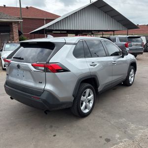TOYOTA RAV4 - 8