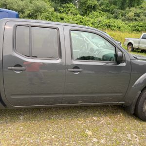 2015 Nissan FRONTIER SV — миниатюра 11