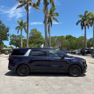 KIA CARNIVAL LXS - 10