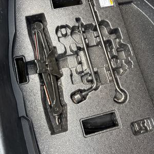 2020 Toyota COROLLA SE thumbnail 43