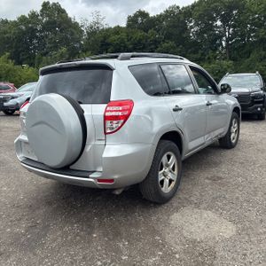 2011 Toyota RAV4 BASE — фото 8