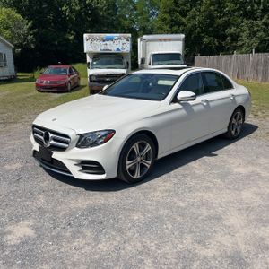 صورة 1 لـ 2017 Mercedes-BENZ E-CLASS