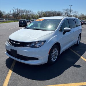 CHRYSLER VOYAGER LX - 1