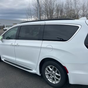 CHRYSLER PACIFICA TOURING L - 6