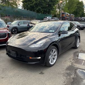 TESLA MODEL Y LONG RANGE - 1