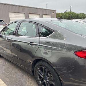 FORD FUSION SE - 4