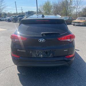 HYUNDAI TUCSON SEL - 7