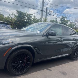 2025 BMW X6 M 照片 2