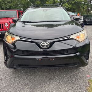 2017 Toyota RAV4 LE — фото 14