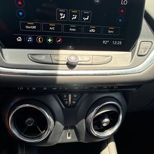 2023 Chevrolet BLAZER LT thumbnail 37