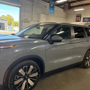 2025 Mitsubishi OUTLANDER SE — фото 2
