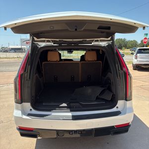 صورة 44 لـ 2021 Cadillac ESCALADE ESV SPORT
