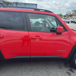 صورة مصغرة 11 لـ 2019 JEEP RENEGADE LATITUDE