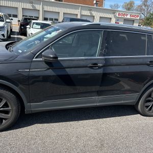 VOLKSWAGEN TIGUAN SE 4MOTION - 4