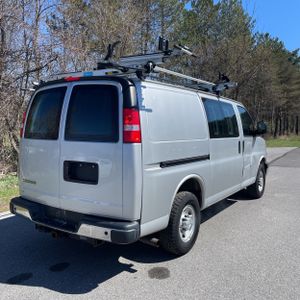 CHEVROLET EXPRESS 2500 - 8