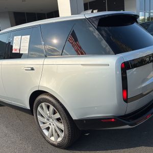صورة 6 لـ 2023 LAND Rover RANGE ROVER P400 SE