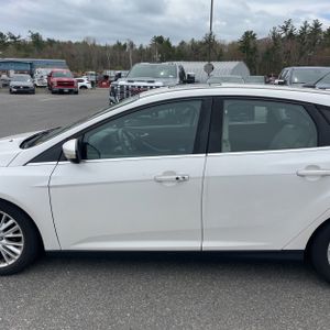 FORD FOCUS TITANIUM - 4