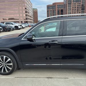 MERCEDES-BENZ GLB - 4