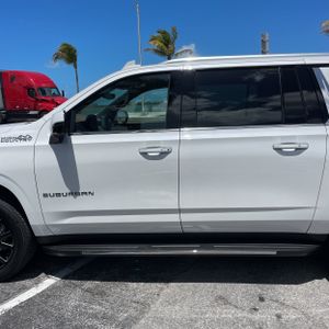 CHEVROLET SUBURBAN HIGH COUNTRY - 4