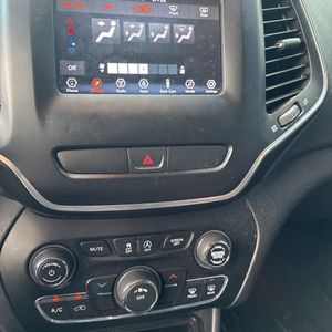 2019 JEEP CHEROKEE LATITUDE PLUS — миниатюра 38