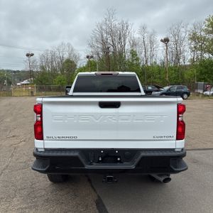 CHEVROLET SILVERADO - 4