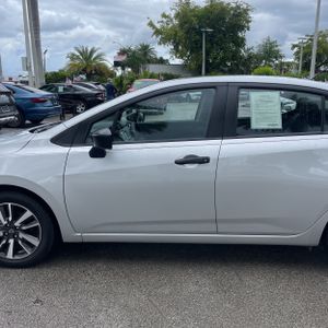 NISSAN VERSA 1.6 S - 4