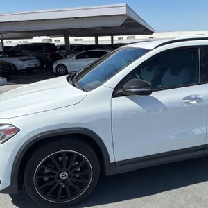 MERCEDES-BENZ GLA - 2