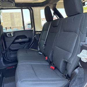 2020 JEEP WRANGLER UNLIMITED SAHARA 缩略图 33