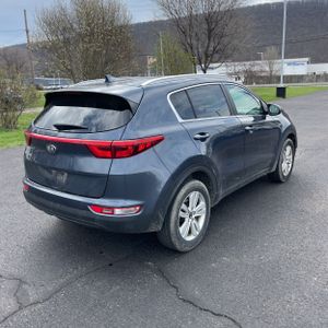 KIA SPORTAGE LX - 8