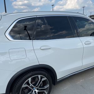 صورة 9 لـ 2021 BMW X5 XDRIVE45E
