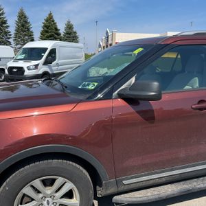 FORD EXPLORER XLT - 2