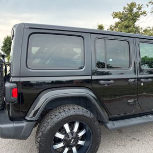 2018 JEEP WRANGLER UNLIMITED SAHARA — фото 9