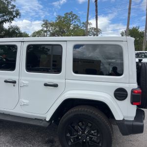 JEEP WRANGLER SAHARA 4XE - 6