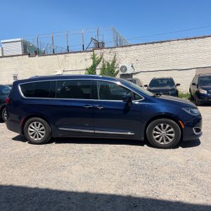 2018 Chrysler PACIFICA TOURING L — фото 10