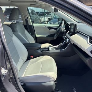2019 Toyota RAV4 XLE PREMIUM — фото 33