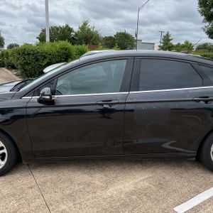 FORD FUSION SE - 4