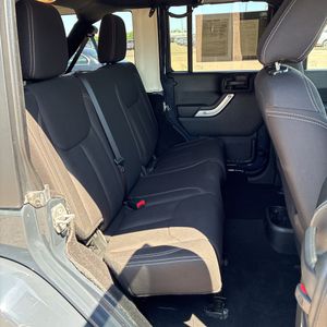 صورة مصغرة 35 لـ 2017 JEEP WRANGLER UNLIMITED SAHARA
