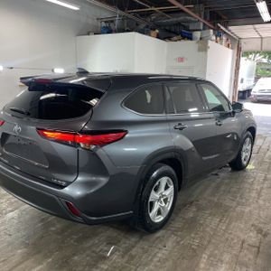 2021 Toyota HIGHLANDER LE photo 8
