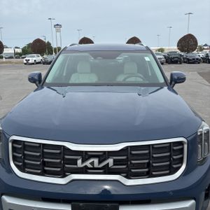 صورة 15 لـ 2024 KIA TELLURIDE S