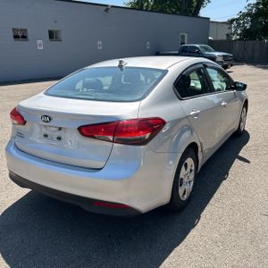 2018 KIA FORTE LX photo 8
