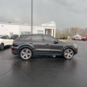 PORSCHE CAYENNE - 10