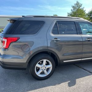 FORD EXPLORER XLT - 9