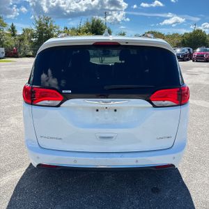2017 Chrysler PACIFICA LIMITED — фото 6