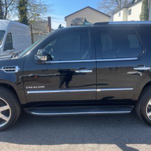 CADILLAC ESCALADE LUXURY - 4