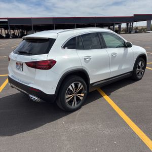 MERCEDES-BENZ GLA - 8