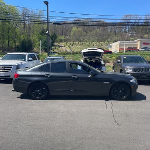 BMW 5-SERIES 550I - 10